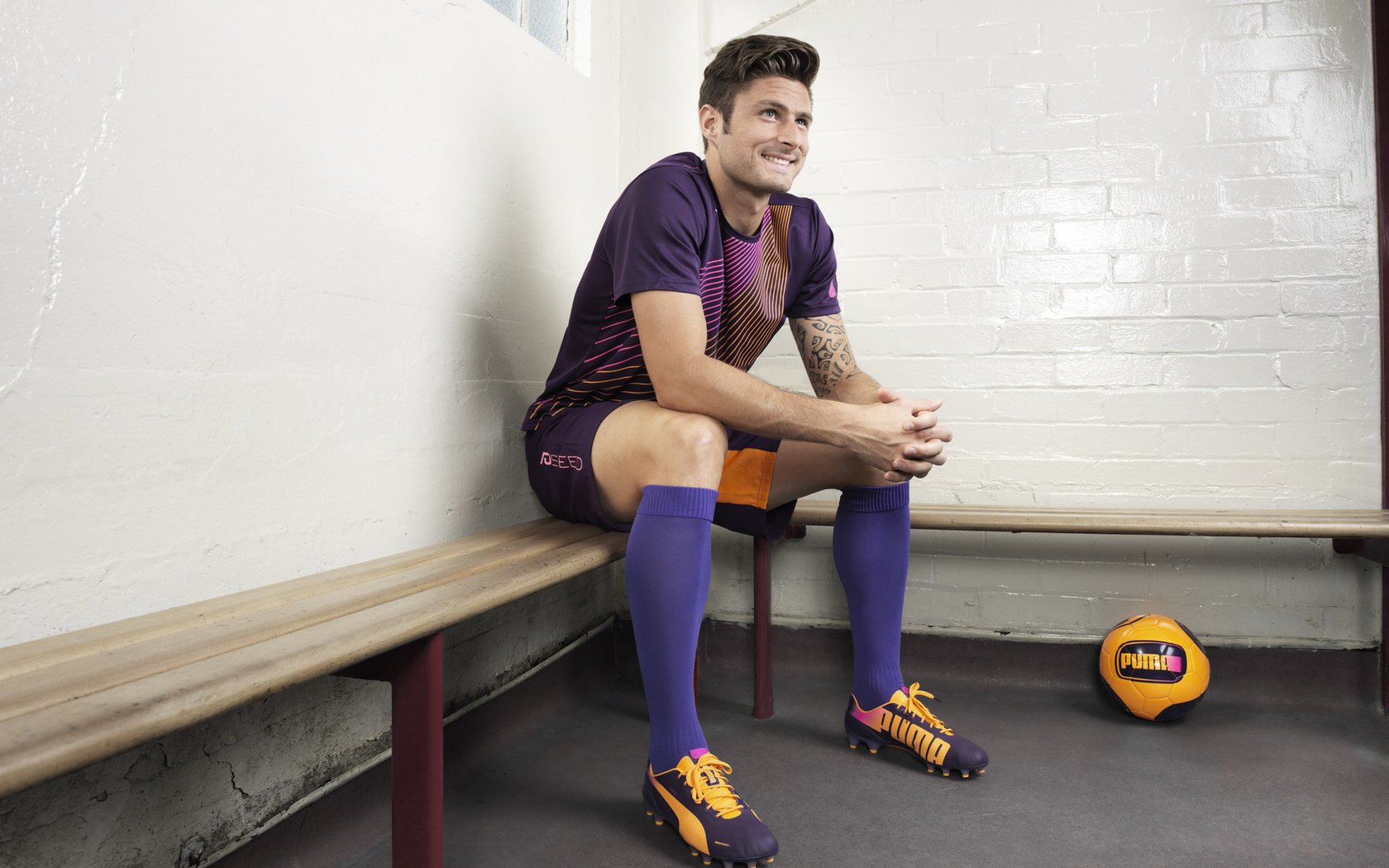 Milan Sports-安东·李恩：全黑队中场的进攻发动机，突破防线如入无人之境，李安东尼